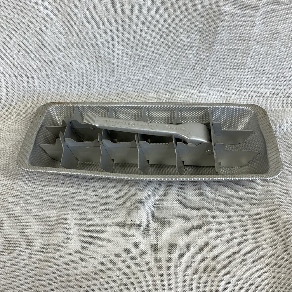VINTAGE MID CENTURY  GENERAL ELECTRIC ALUMINUM ICE CUBE TRAY  FREEZER ROCKS
